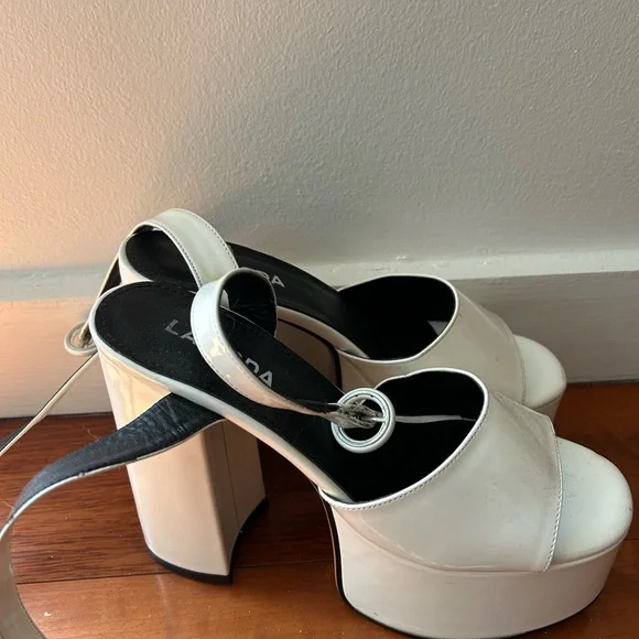 La Moda Cream Platform Heels - Picture 2 of 6